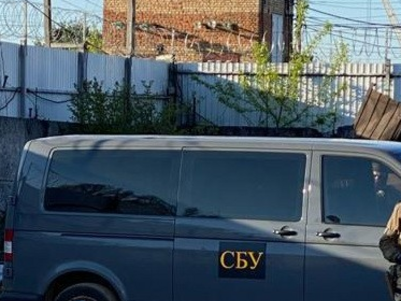 У СБУ зазначили, що під час обшуків у чиновника ЗСУ та керівництва комерційної структури вилучили речові докази, які підтверджують протиправність їхніх дій