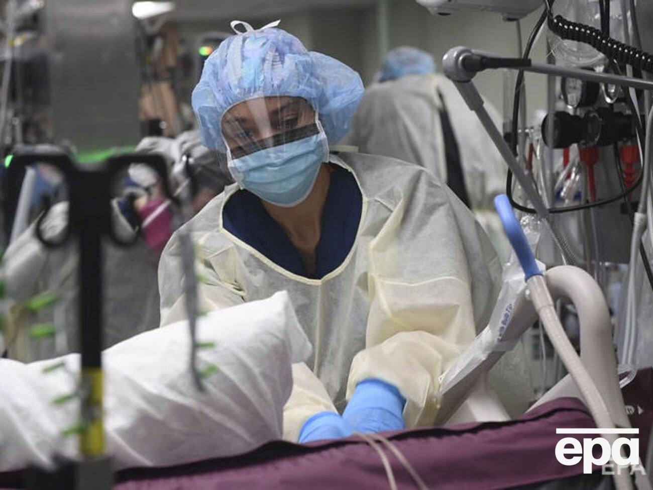 На США приходится треть всех подтвержденных случаев заражения коронавирусом в мире