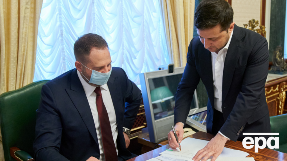 Зеленский подписал закон, открывающий рынок сельхозземель