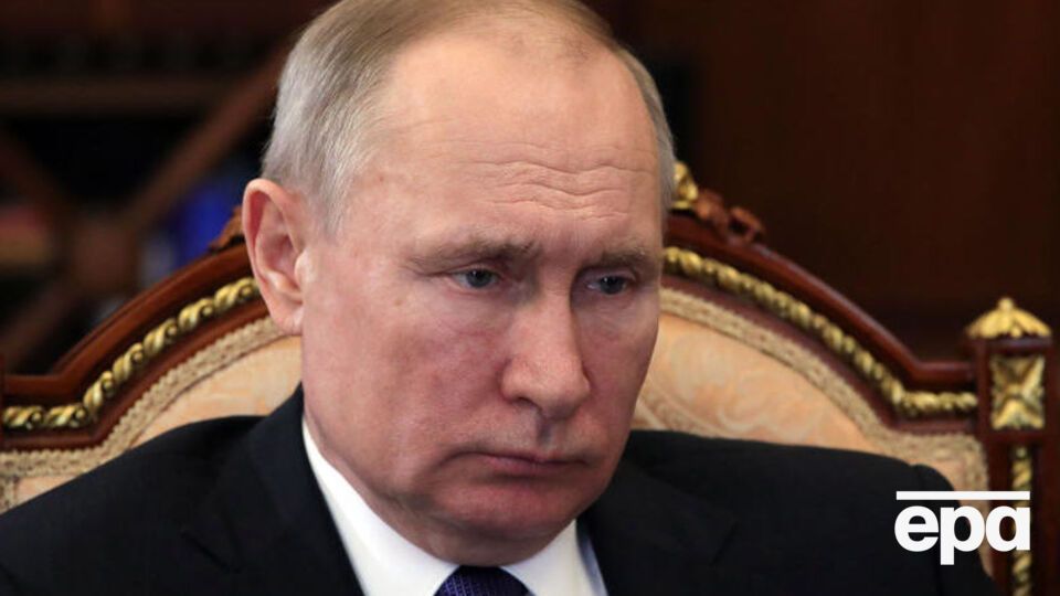 На фоне постоянных слухов о здоровье президента РФ Владимира Путина в Кремле "полным ходом развернулась борьба за власть"