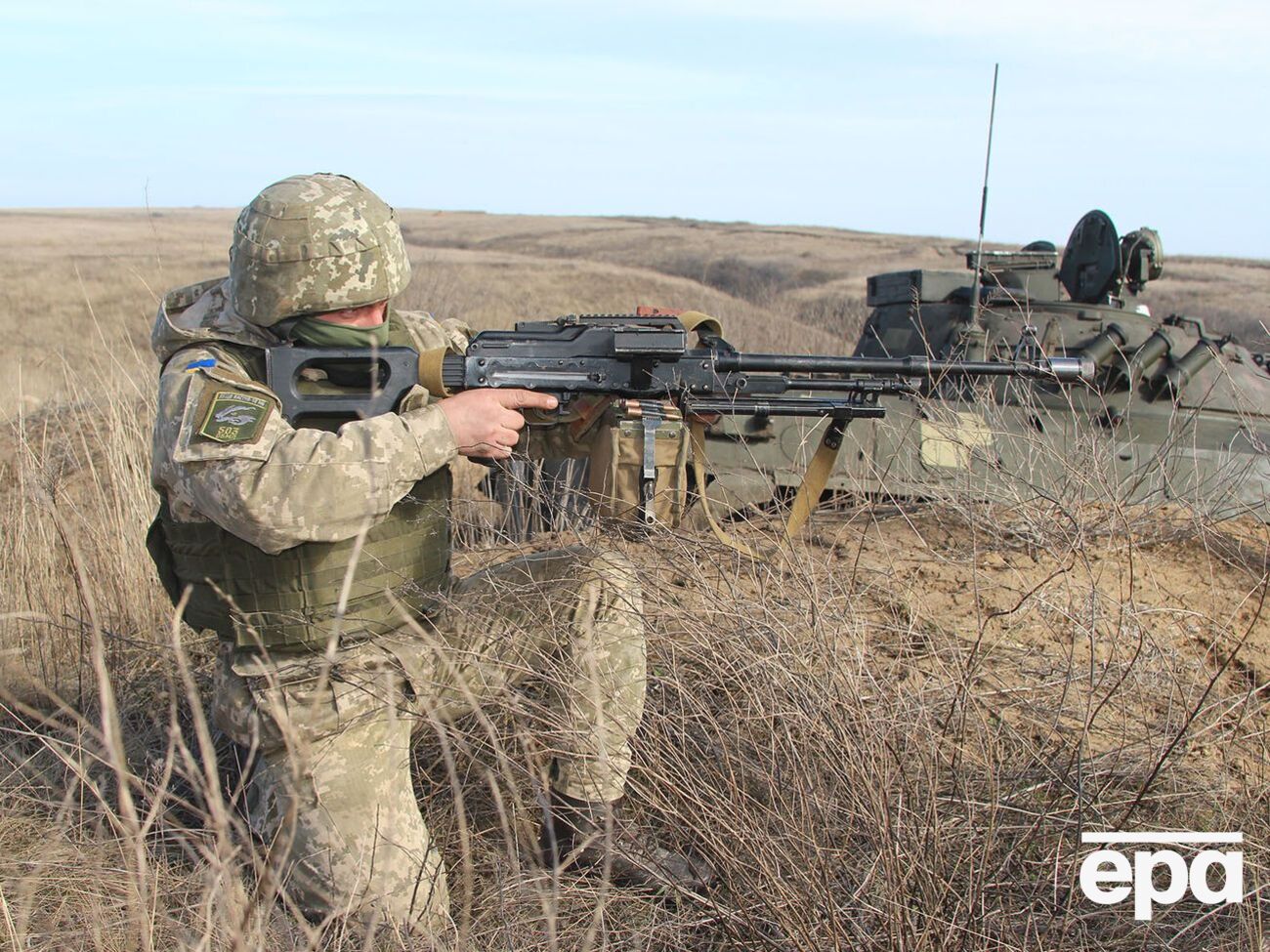 Силы ООС, используя штатное вооружение, открыли прицельный ответный огонь по позициям противника