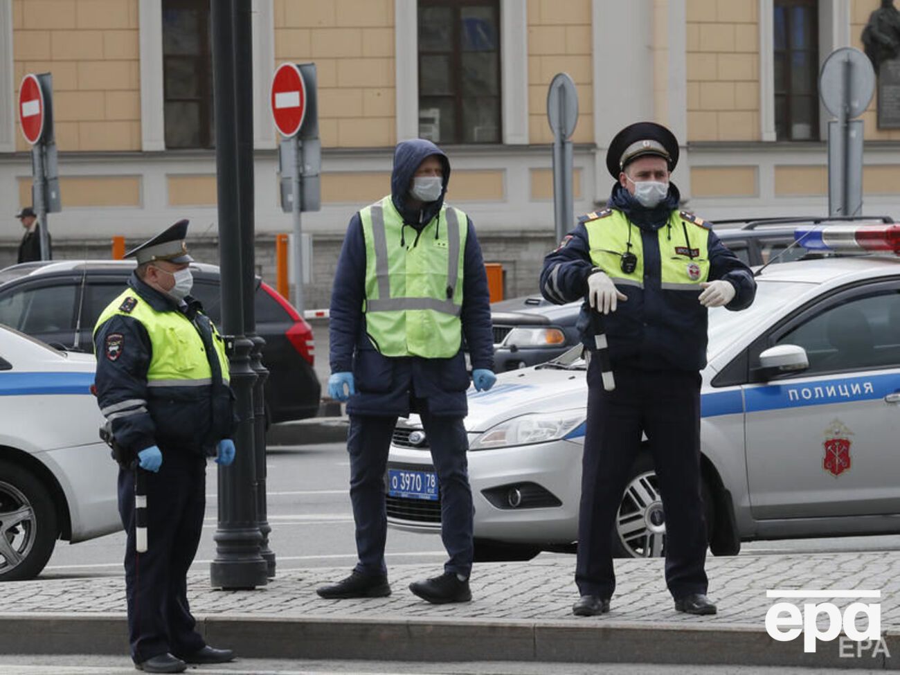 Правительства Азербайджана и России привлекли к ответственности пользователей социальных сетей, журналистов и медицинских работников за выявление недостатков в своих ответах на COVID-19
