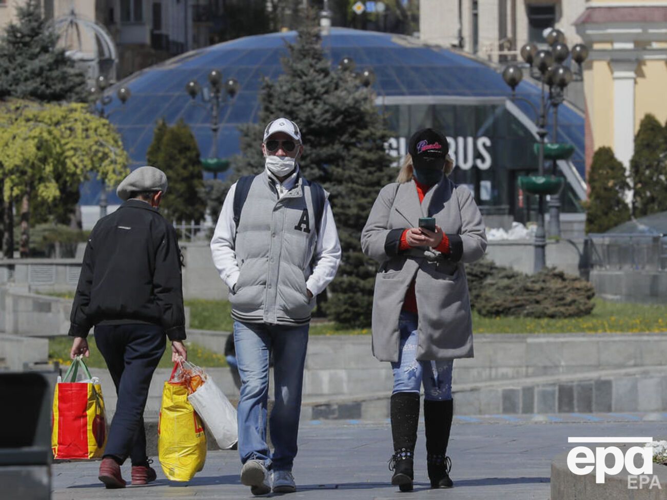 Карантин в Украине действует с 12 марта