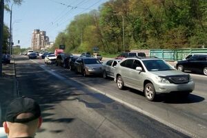 Авария произошла из-за несоблюдения дистанции водителем Mercedes, уточнили в полиции