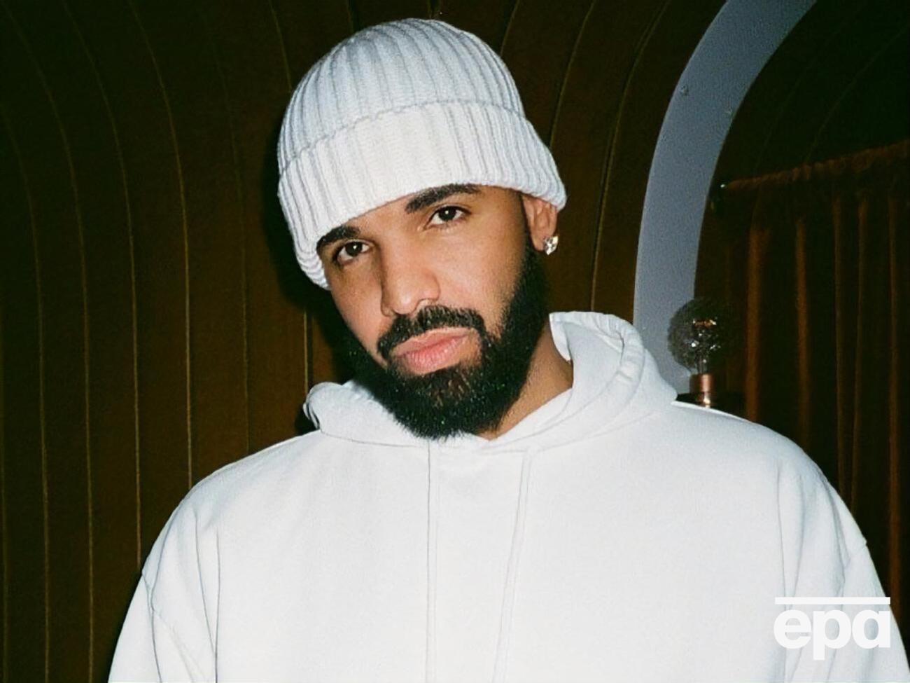 Дрейк:&nbsp;Я люблю и скучаю по своей прекрасной семье и друзьям и не могу дождаться того радостного дня, когда мы все сможем воссоединиться