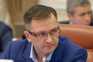 Уманский: Врачи четыре с чем-то часа откачивали меня в моем кабинете, а в это время кое-кто рассказывал депутатам, что я якобы забухал