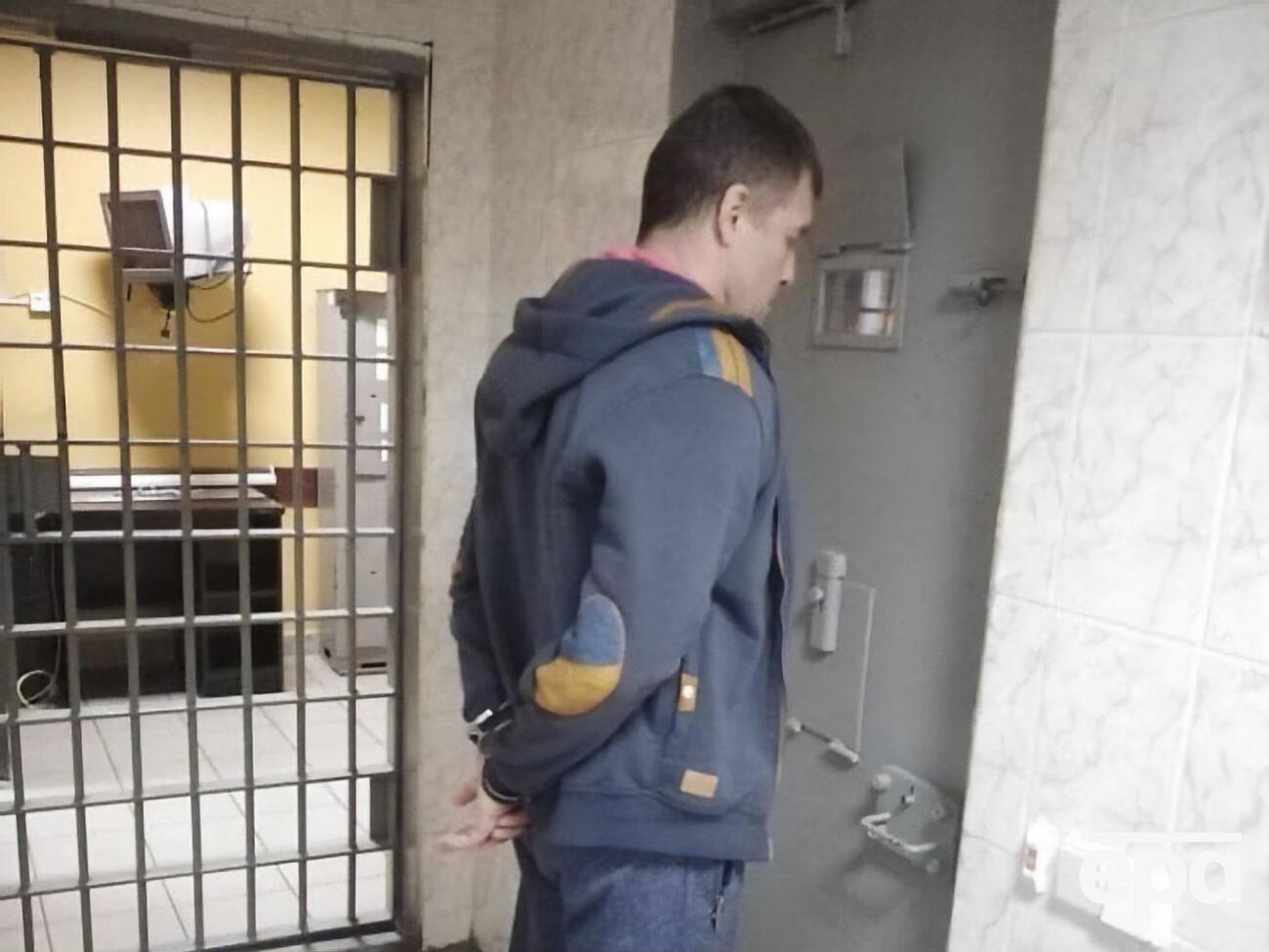 Громадянин, який напав на журналістів знімальної групи, говорив, що "йому плювати на закон"