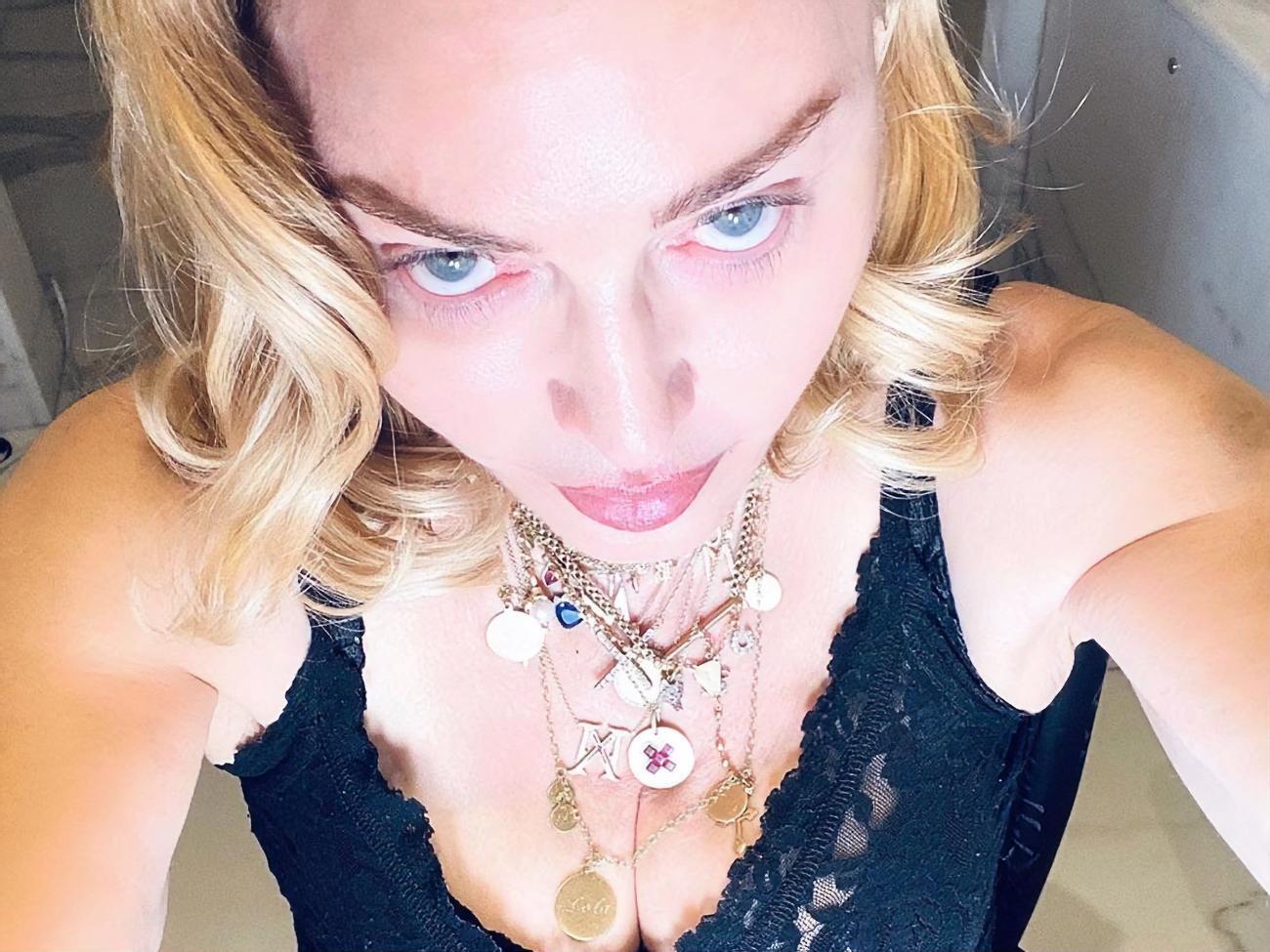 Мадонна: Богу дякувати, Мерсі Джеймс вміє пекти і щиро насолоджується цим