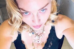 Мадонна: Богу дякувати, Мерсі Джеймс вміє пекти і щиро насолоджується цим