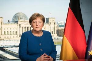 Меркель вернулась к работе в ведомстве после домашней самоизоляции