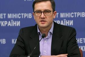 Сам Уманський (на фото) обіймав посади за попередніх президентів – Петра Порошенка та Віктора Ющенка, зазначає автор