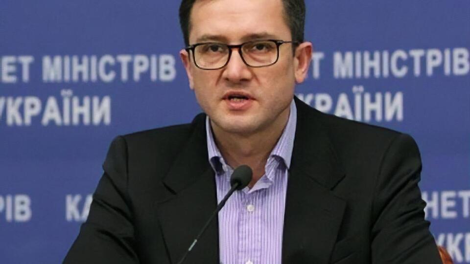 Сам Уманський (на фото) обіймав посади за попередніх президентів – Петра Порошенка та Віктора Ющенка, зазначає автор