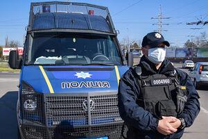 Чоловіка повторно обстежать на коронавірус