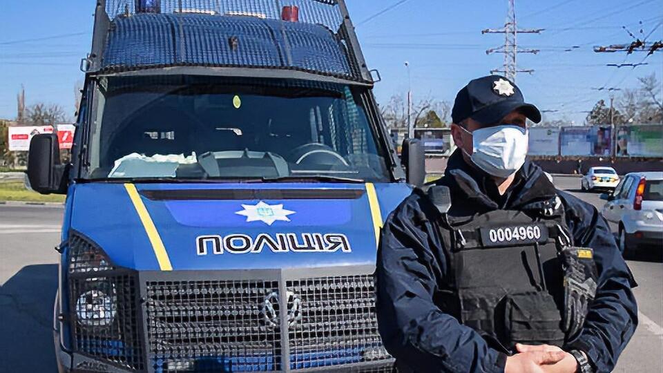 Мужчину повторно обследуют на коронавирус