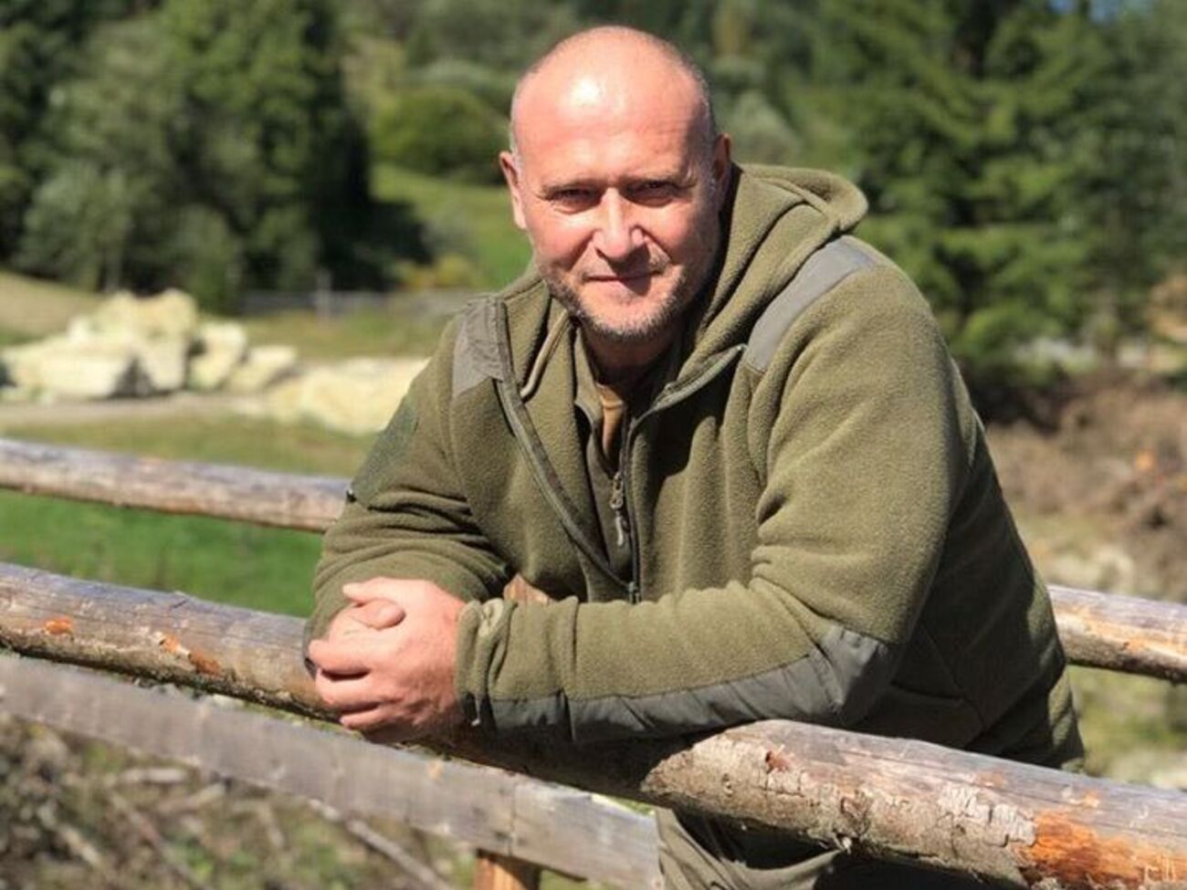 Обнаруженный "героическими усилиями" Офиса генпрокурора "схрон" – это вооружение и боеприпасы, официально переданные ВСУ добровольцами