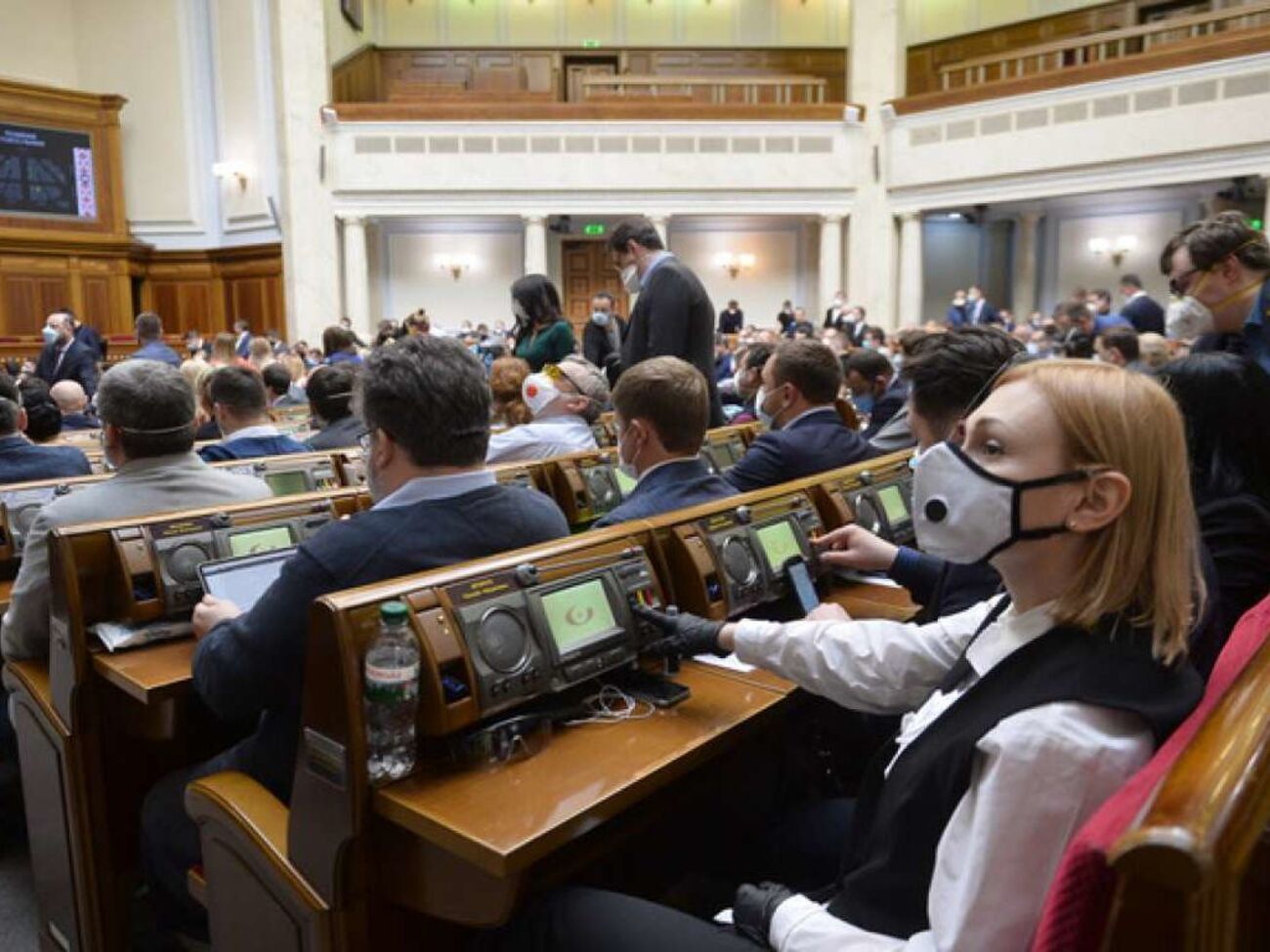 Ініціаторами постанови є нардепи від "Слуги народу", "Європейської солідарності" та "Голосу"