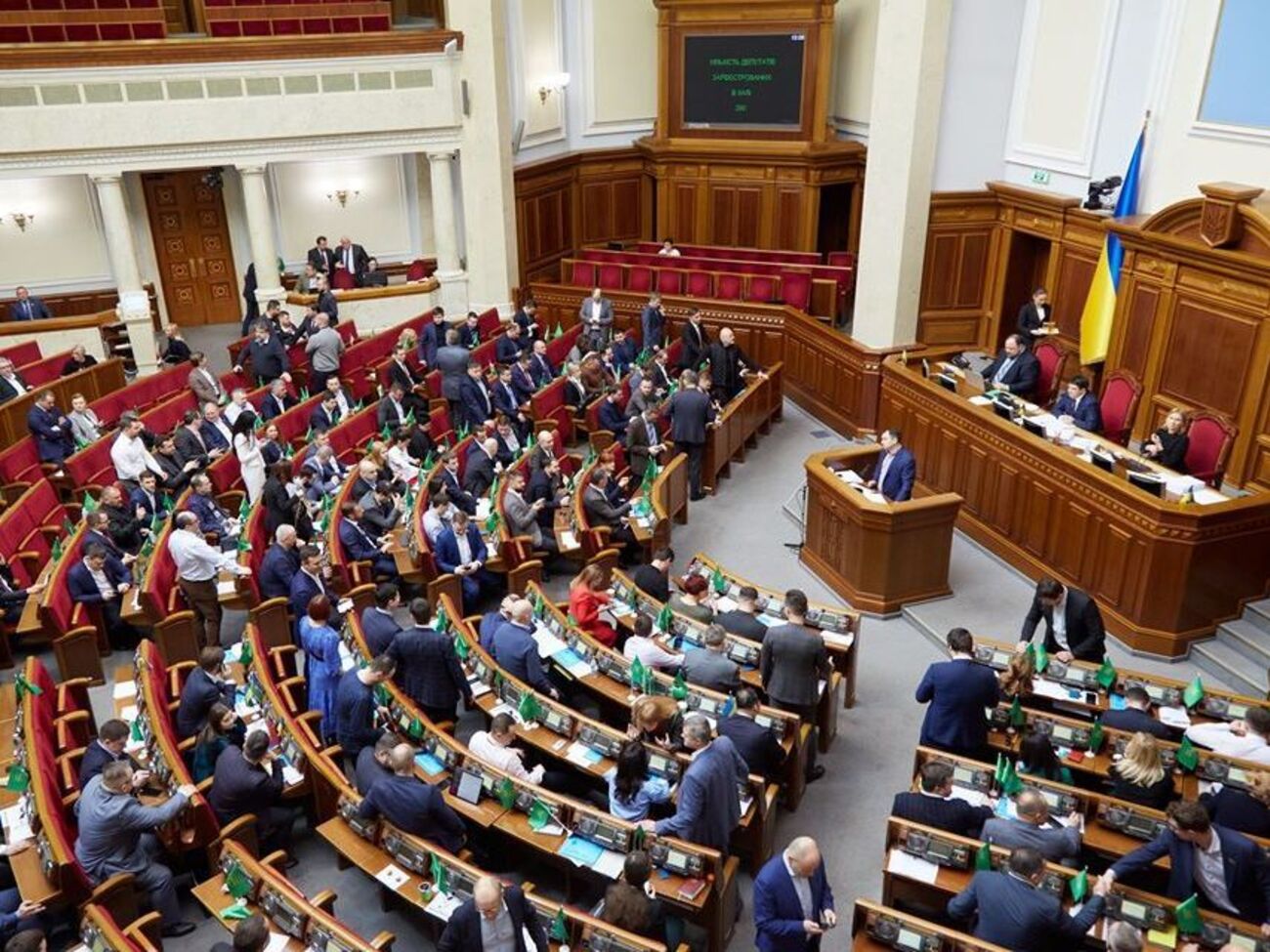 "Слуга народа", как победитель выборов 2019 года, должна была получить больше денег, чем другие партии, вошедшие в ВР