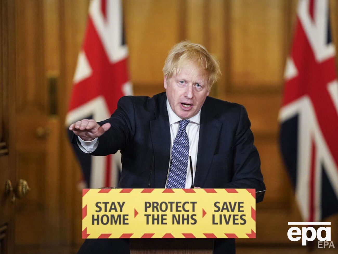 Джонсон уперше із 25 березня прийшов на брифінг