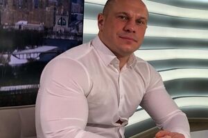 Кива утверждает, что у него всего одна банковская карта