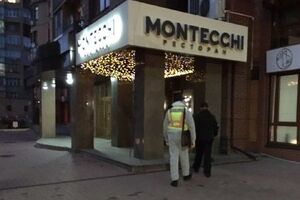 Официально ресторан работает только в режиме доставки