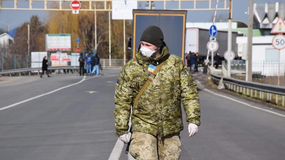 Протягом доби Україну покинуло понад 3,8 тис. осіб