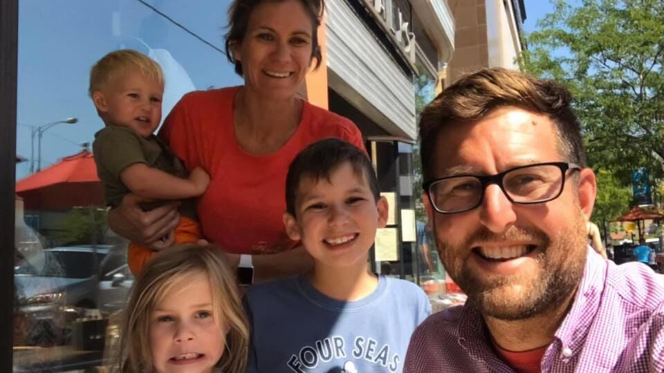 Мейв Кеннеди вместе с мужем растила троих детей