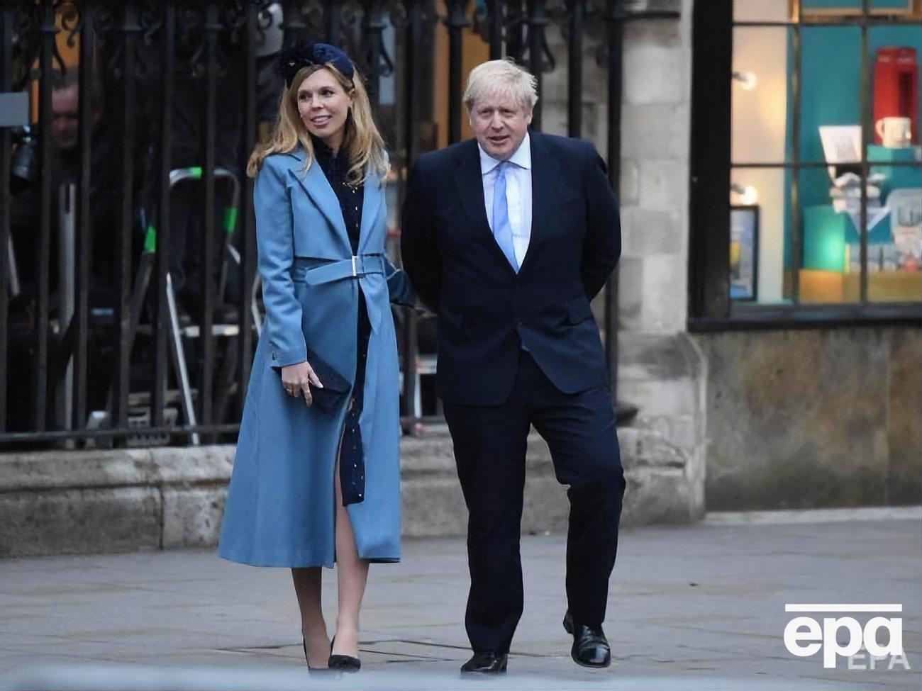 Сімондс і Джонсон чекають на дитину