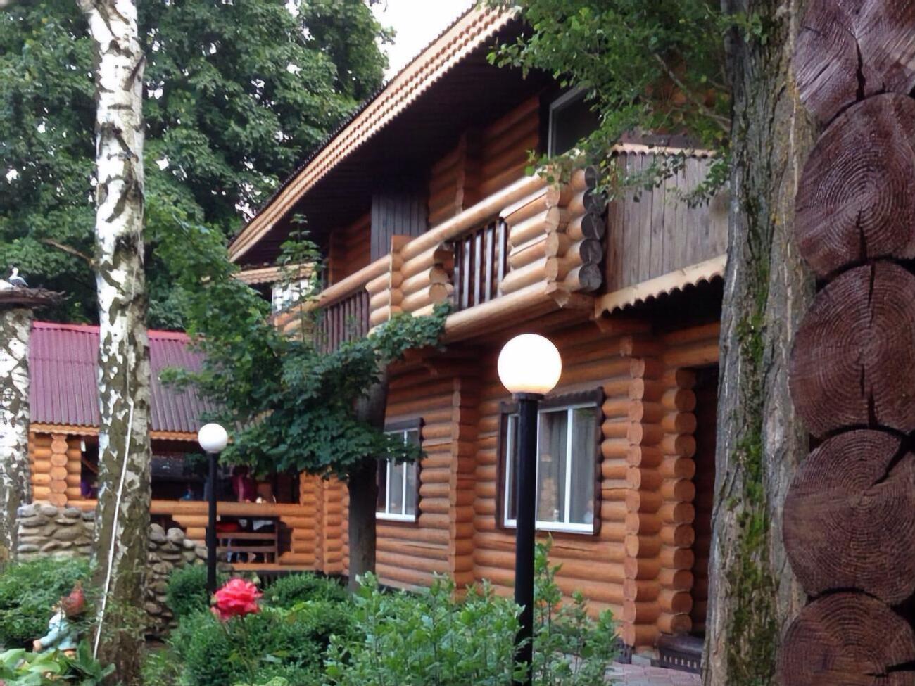 Огонь охватил 1,7 тыс. м&sup2; территории комплекса