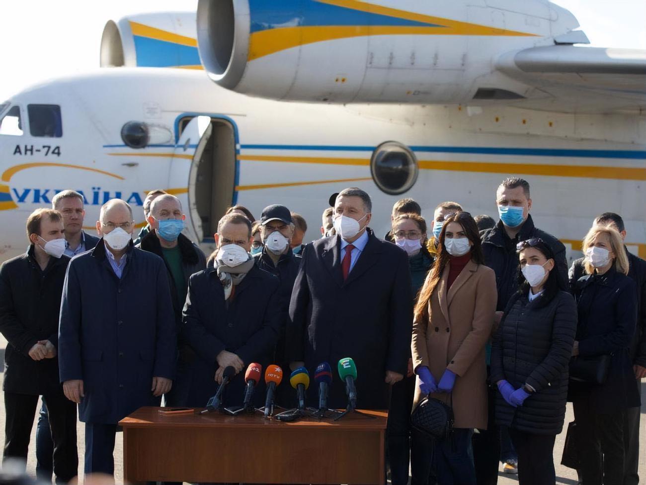 Українські медики відлетіли до Італії 4 квітня