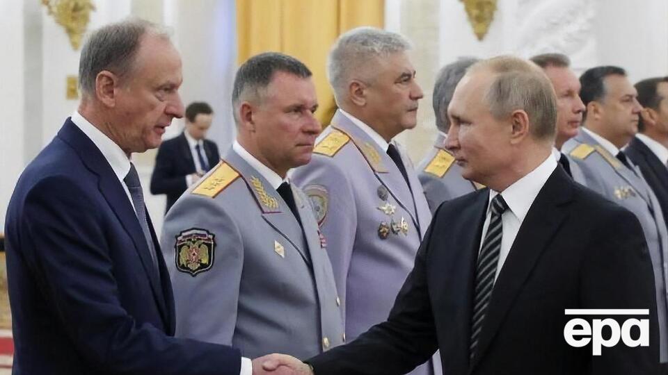 Патрушев (крайний слева) девять лет возглавлял ФСБ