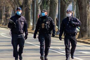 Полиция проверяет, как соблюдаются ограничительные меры