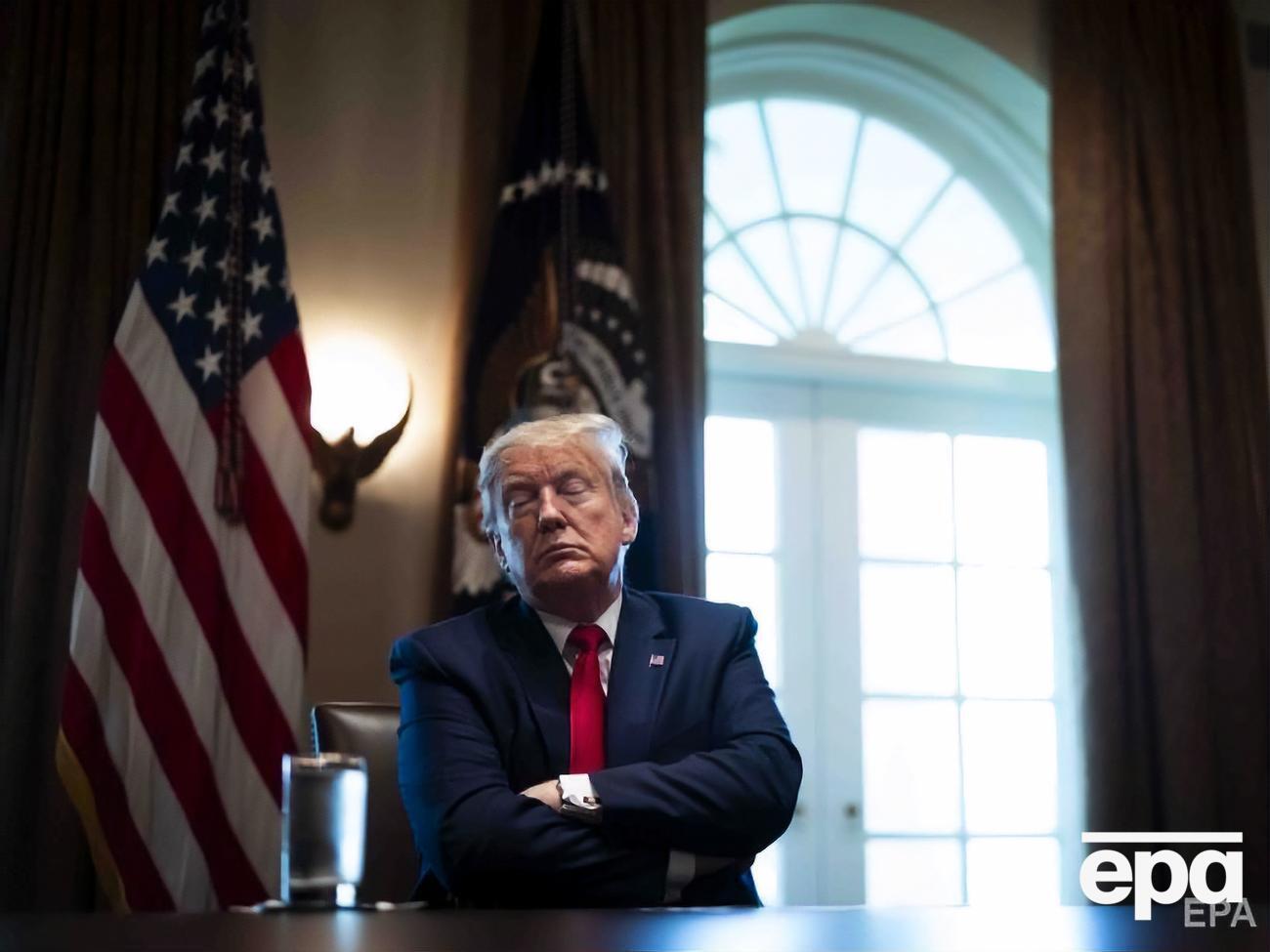 Трамп вважає, що протягом найближчих тижнів епідемія коронавірусу у США сягне піку
