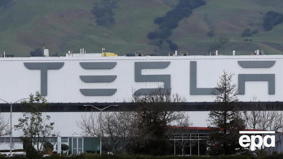 Инженеры Tesla показали сборку аппарата ИВЛ