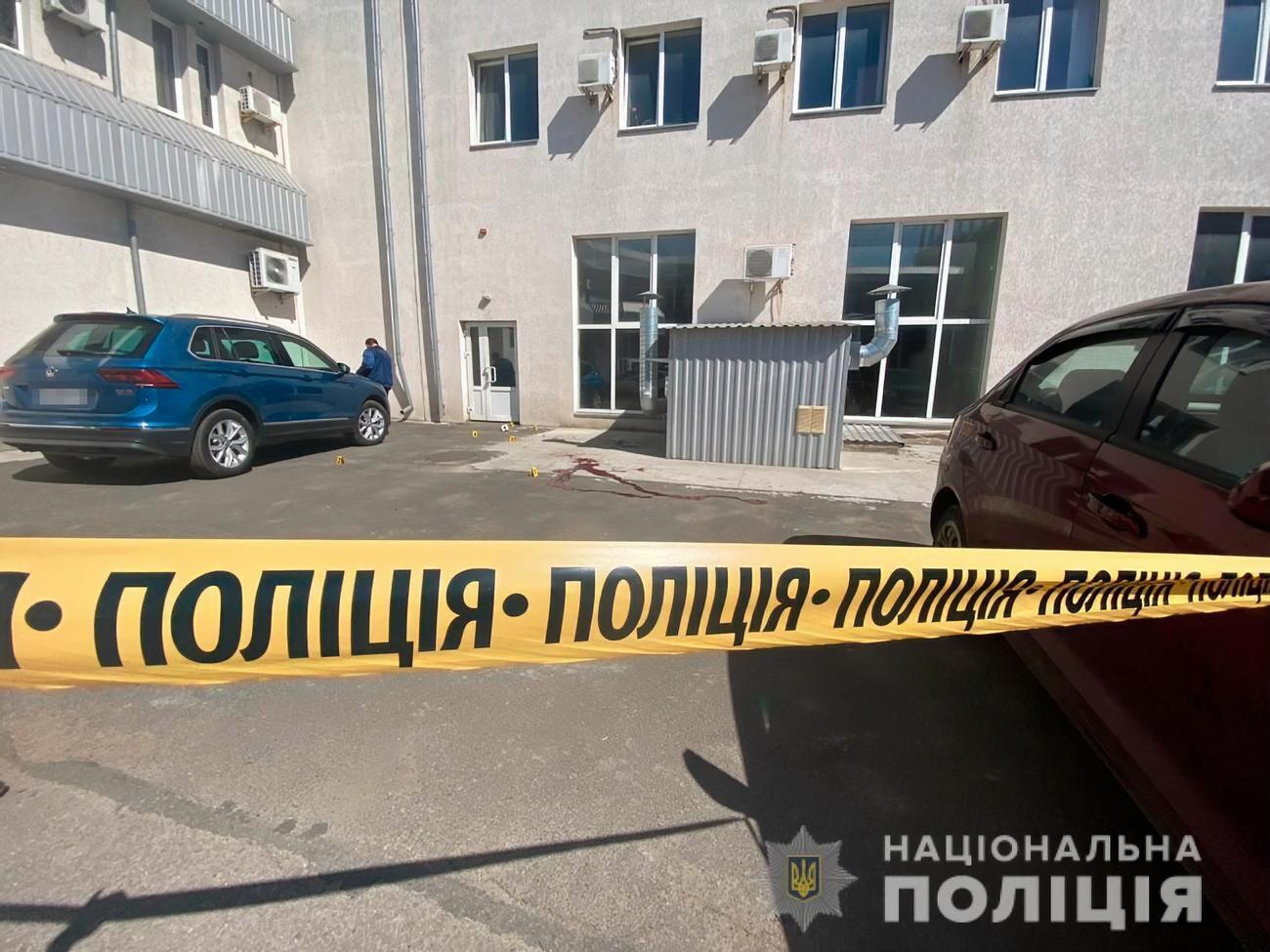 Стрілянина сталася у дворі офісного центру "Техноконтракт"