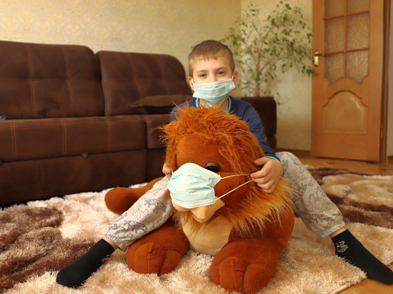 40% опитаних заявили, що через введені обмеження стали рідше спілкуватися з друзями