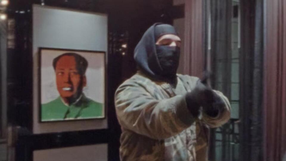 В ролике Дрейк предстал в балаклаве