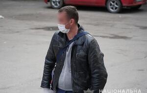 Чоловік змушений був ночувати на вулиці