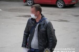 Чоловік змушений був ночувати на вулиці