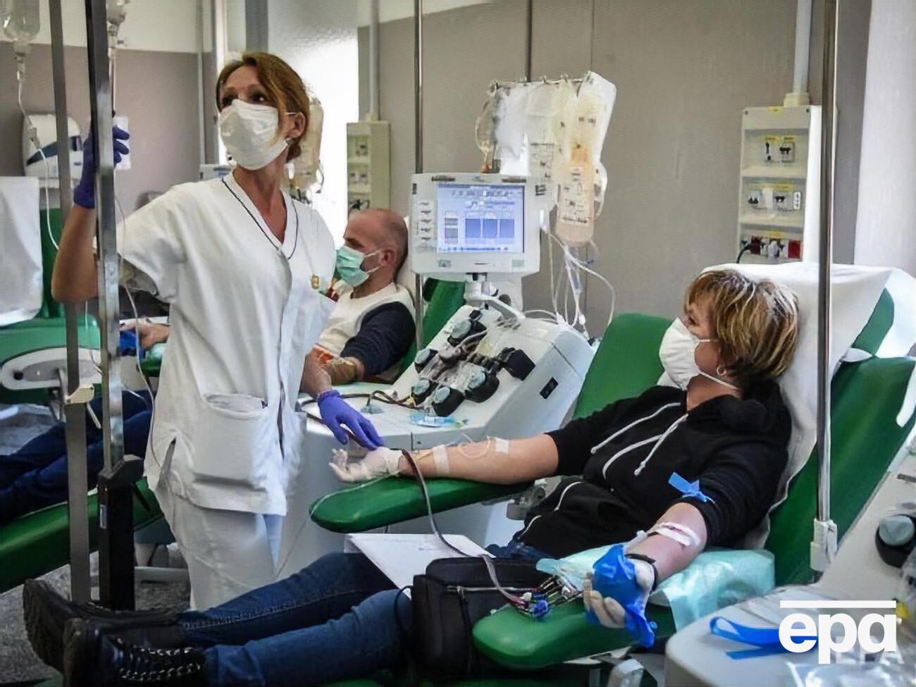 Жінка потрапила в лікарню через пухлину, але незабаром у неї сильно піднялася температура, почався кашель