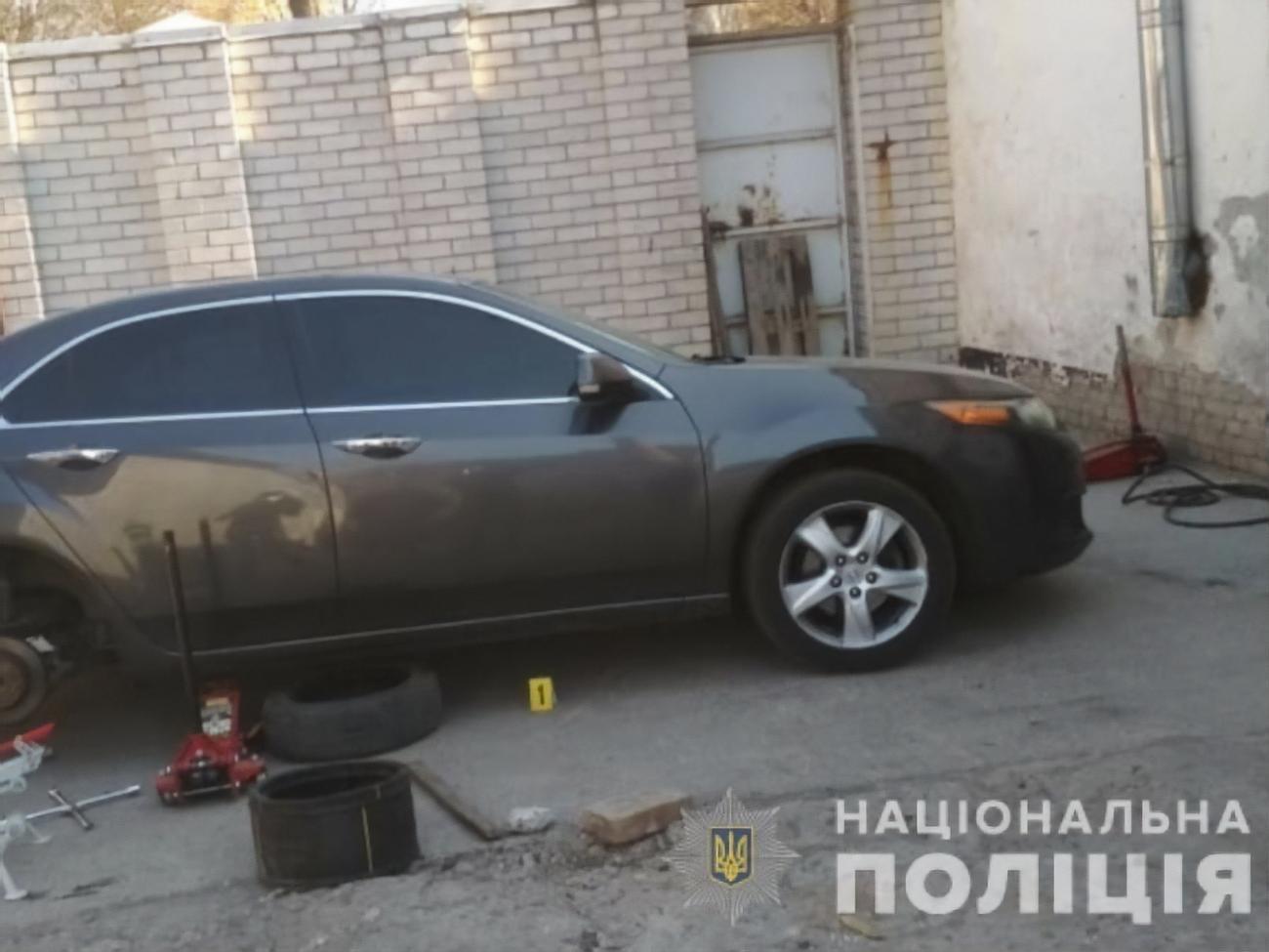Вибуховий пристрій було прикріплено до днища автомобіля