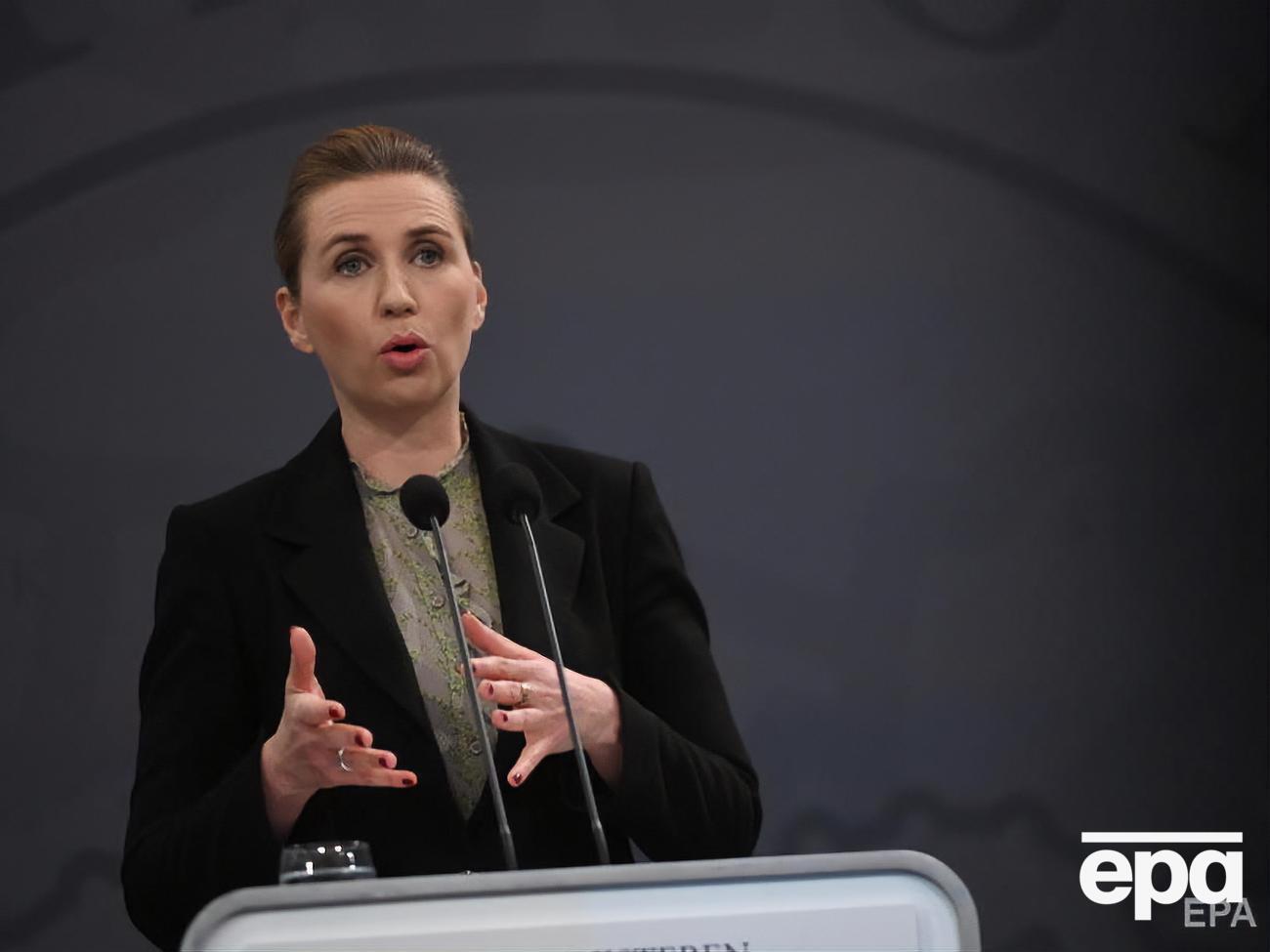 Фредеріксен сказала, що рішення про відкриття дитсадків і початкових шкіл дасть змогу батькам повернутися до роботи