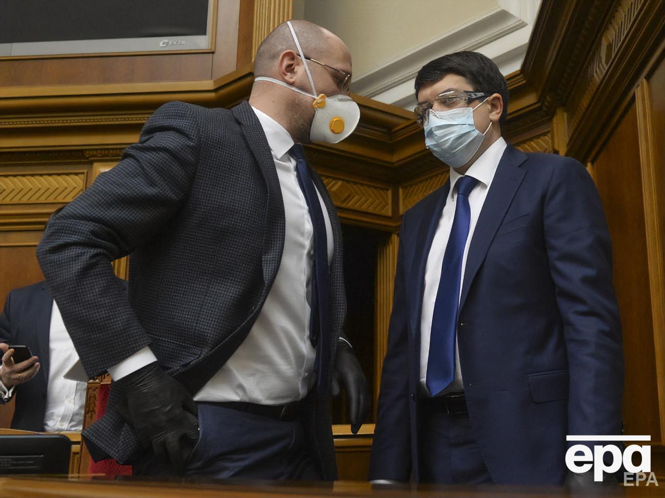 Разумков (праворуч) заявив, що перенесення місцевих виборів "не б'ється" з Конституцією