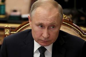 Путін раптово провів особисту зустріч із двома членами уряду. ЗМІ вважають, що Кремль видав зустріч тритижневої давності за нову