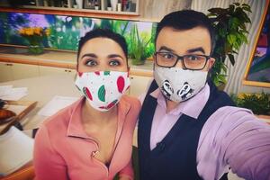 Сенічкін: Піднялася температура, дерло горло, почався сухий кашель, тіло ломило, була слабкість