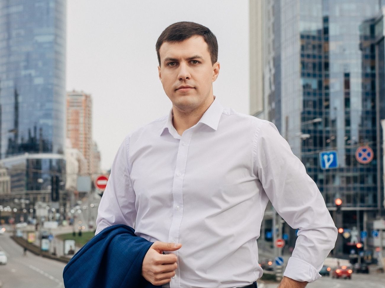 Віталій Нестор: Замість твердої переговорної позиції із зовнішніми кредиторами та чіткої антикризової стратегії, нашу країну задешево продають оптом