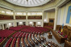 30 марта законопроект был принят в первом чтении, его поддержали 267 народных депутатов