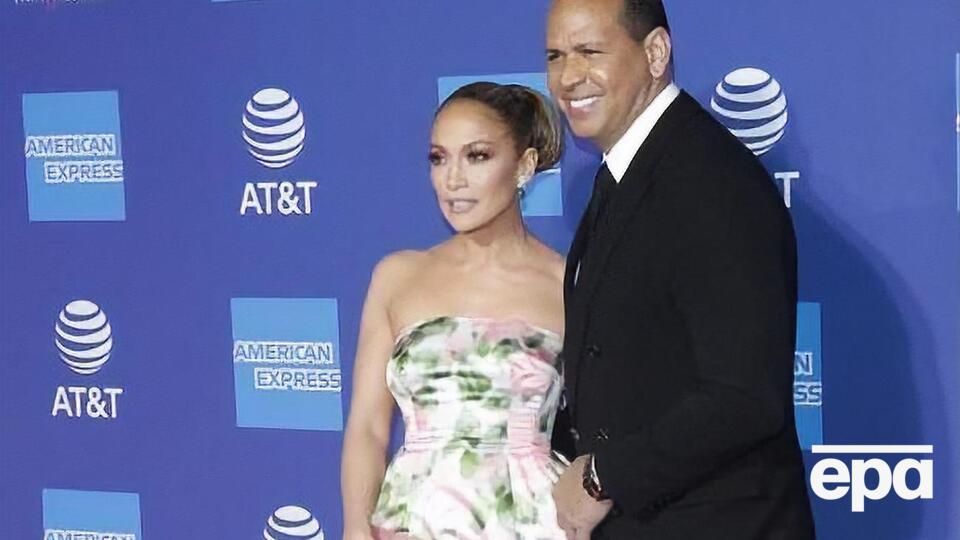 Лопес и Родригес состоят в романтических отношениях около трех лет