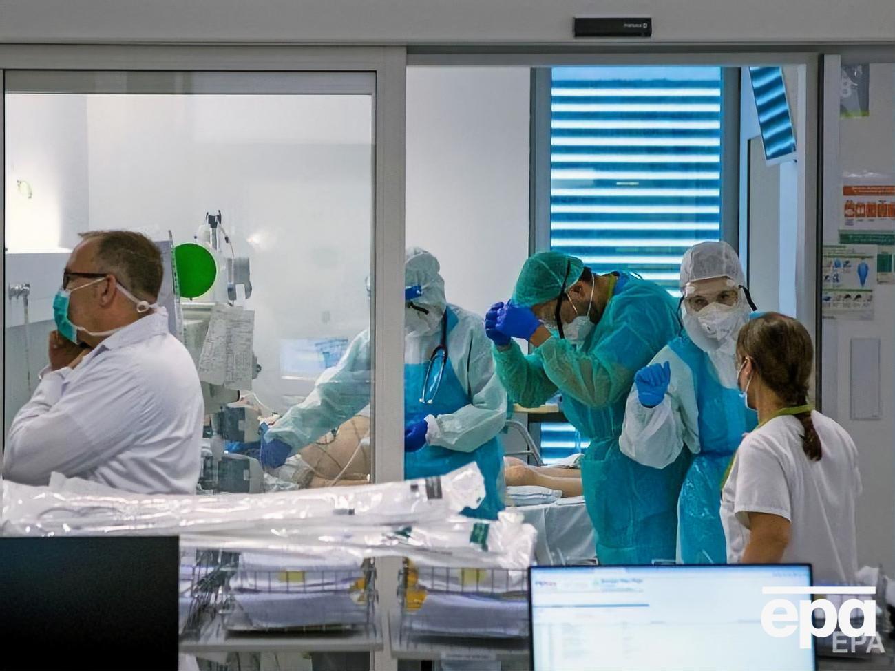 В больницах Барселоны не хватает врачей