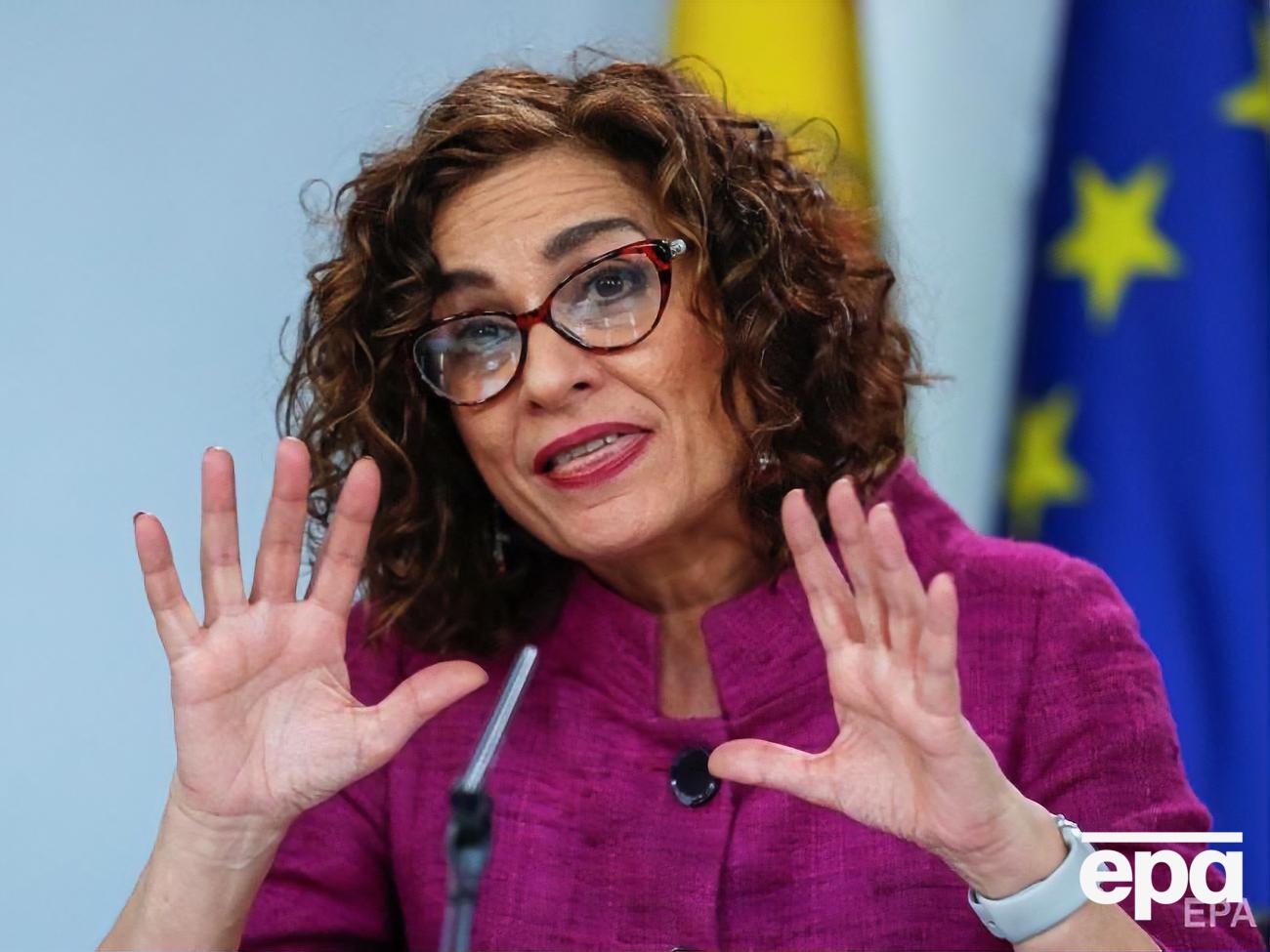 Монтеро підкреслила, що говорити про те, які саме обмеження буде послаблено, ще зарано