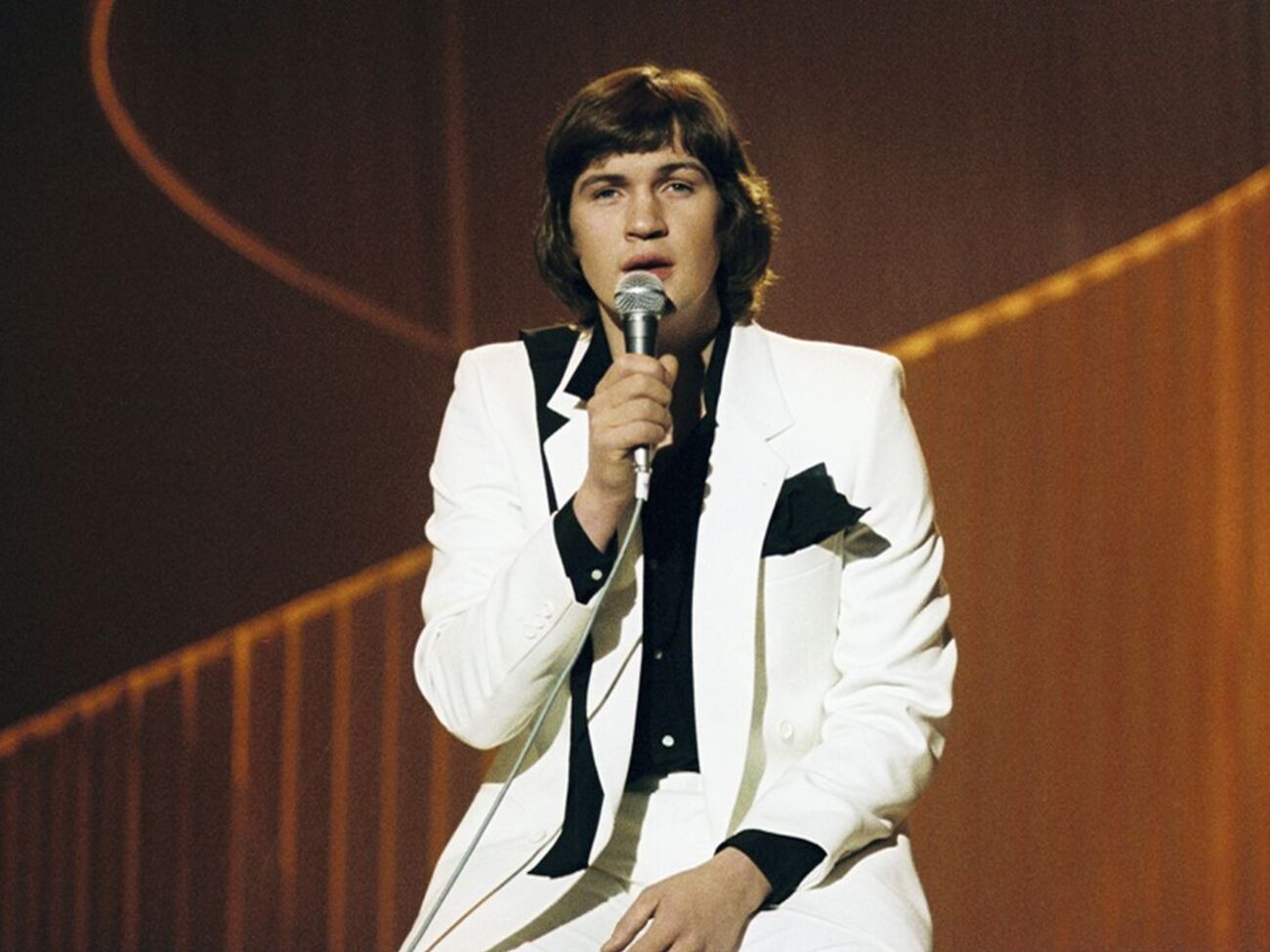 Желающим стать участниками шоу нужно спеть песню ирландца Джонни Логана